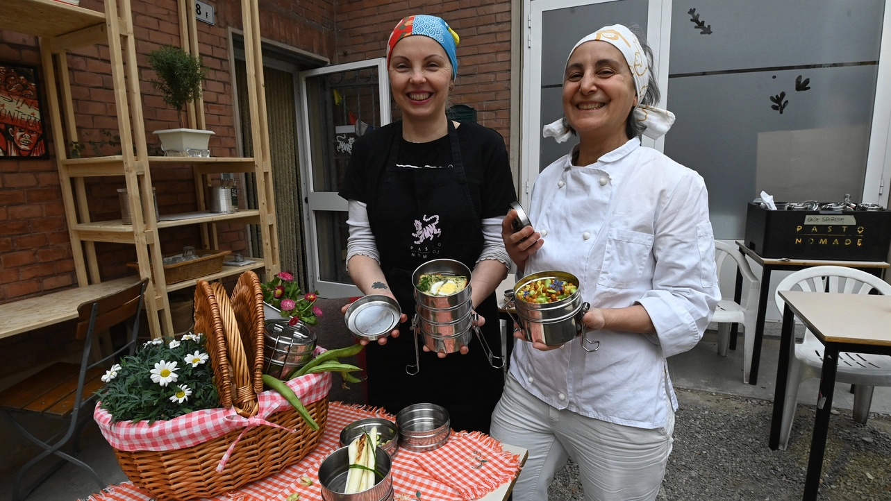 Da sinistra: Pina Siotto e Cristina Fiorese del ristorante ’Pasto Nomade’