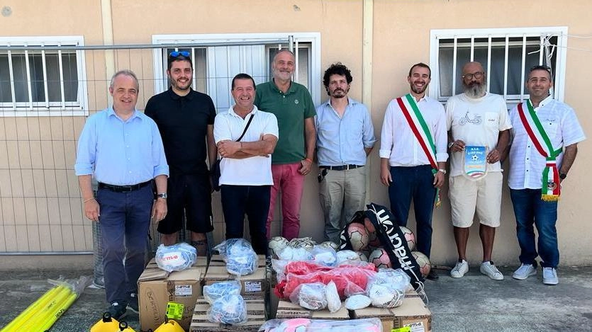 Oltre 200 palloni  donati al Meldola  da Reggio Emilia