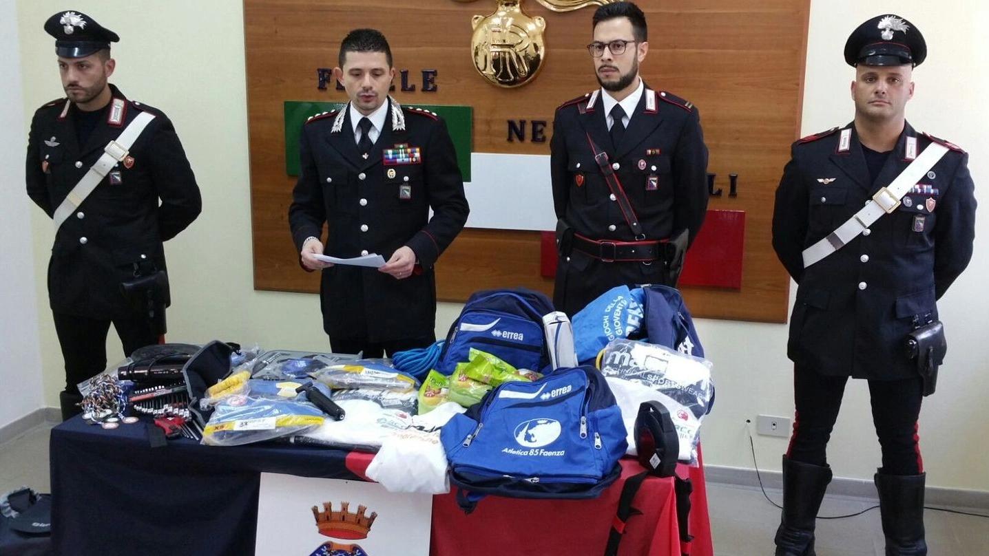 La conferenza stampa dei carabinieri