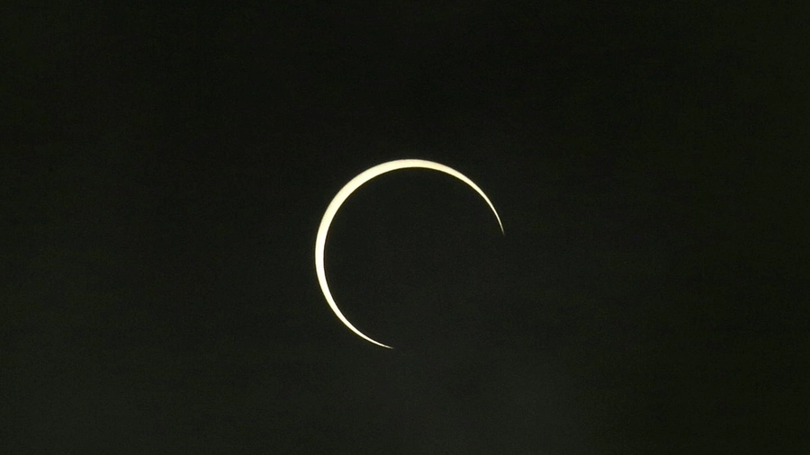 Un'eclissi di sole parziale del 2019 