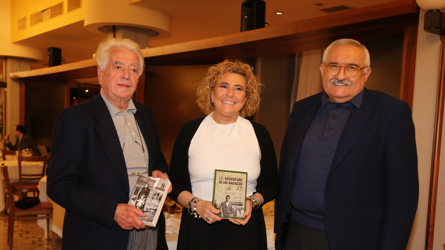 Da sinistra Mariano Bignami, partigiano di Altedo, 89 anni, con l’autrice Edda Negri Mussolini e Paolo Bedeschi