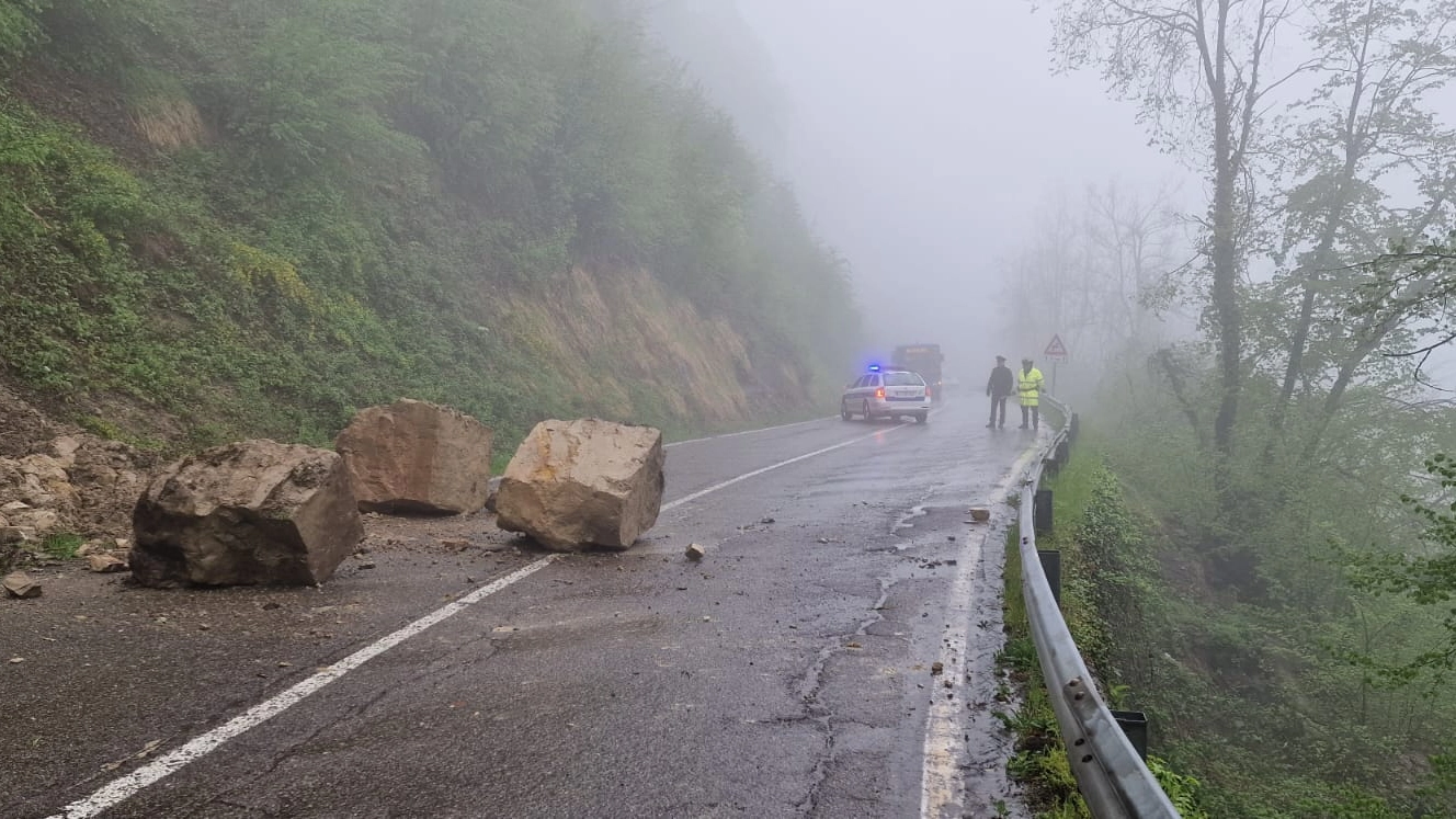 Maltempo oggi in Emilia Romagna, due morti. Gli esperti: “Alluvione innescata dalla siccità”
