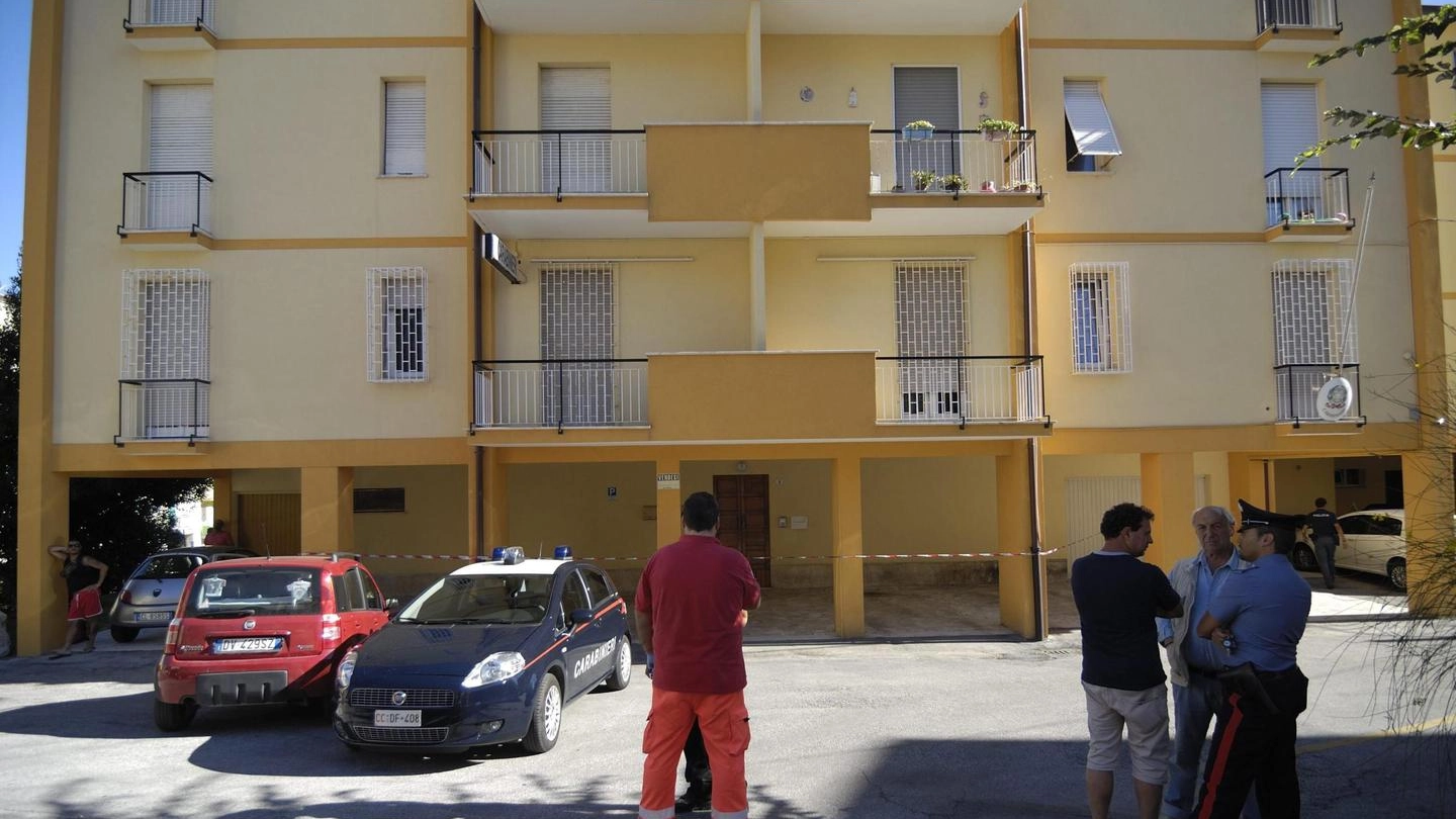 Ancona, la palazzina di Collemarino dove il padre ha ucciso la figlia di 18 mesi (Foto Ansa)