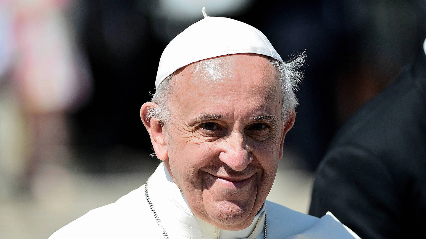 Papa Francesco sarà a Bologna l'8 ottobre (foto Olycom)