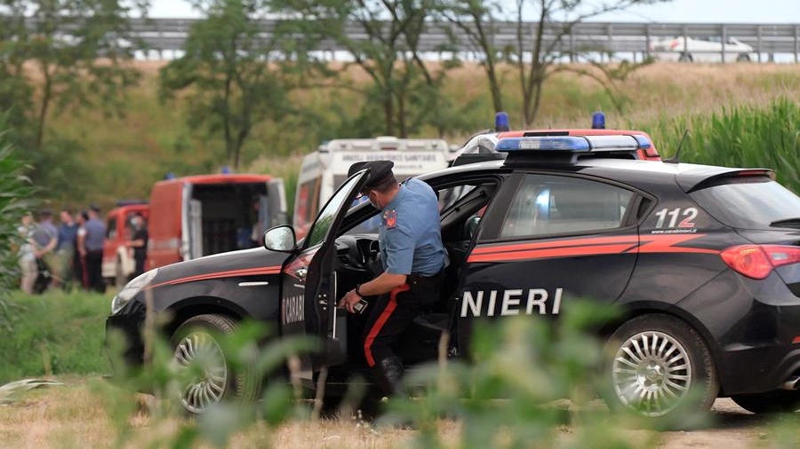 Carabinieri e vigili del fuoco hanno ritrovato il corpo del ragazzo dopo ore di ricerche