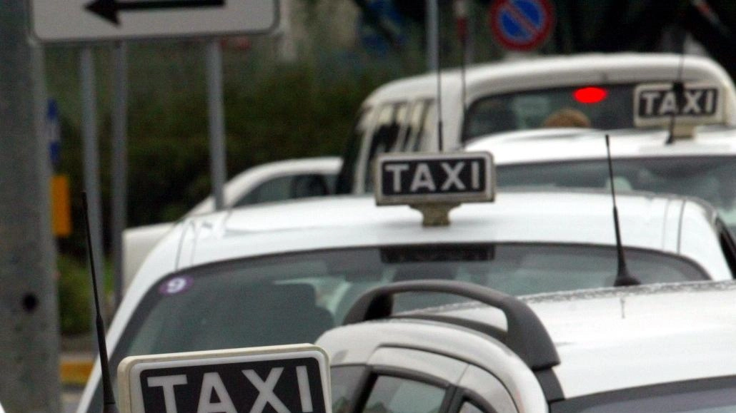Servizio taxi, aumentano le tariffe