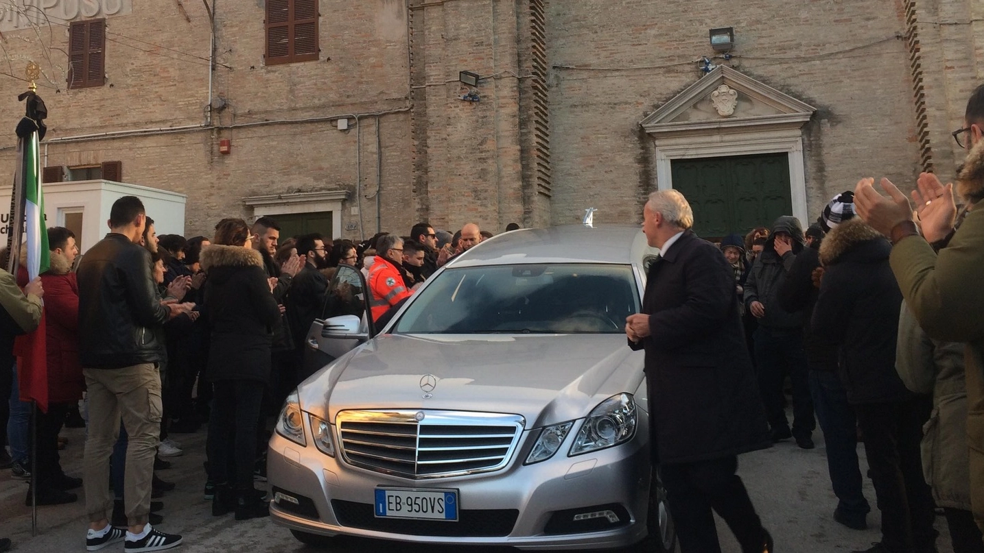 Il funerale di Samuele Cascone (foto Luciani)