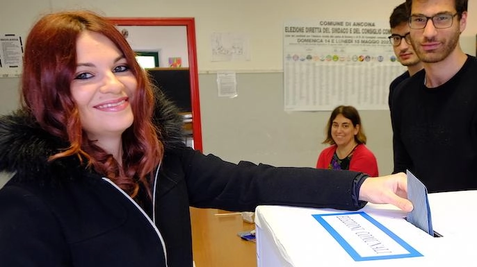 Simonella a destra  e Silvetti a sinistra:   le nuove schede elettorali  per il ballottaggio