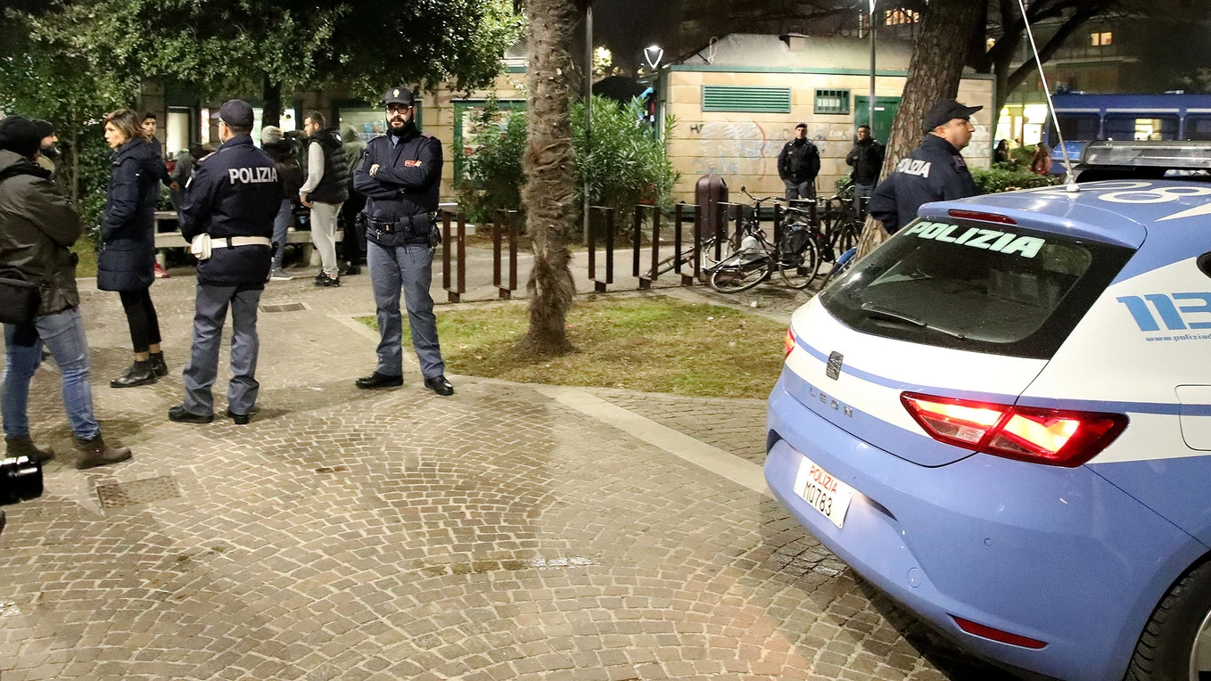Controlli di polizia in centro a Pesaro (Fotoprint)