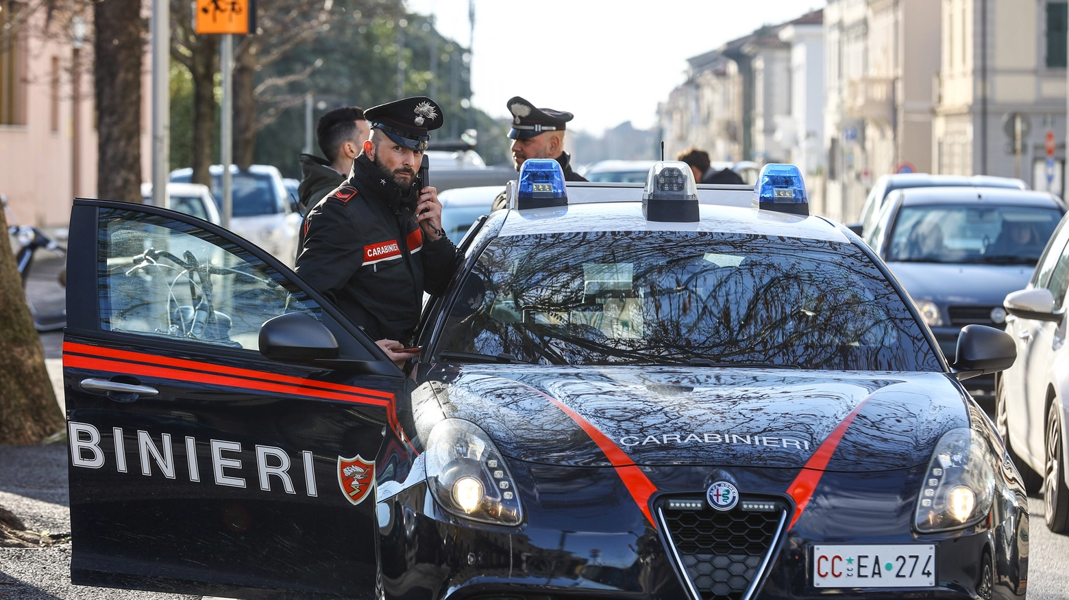 Il ragazzino era stato soccorso da un vigile del fuoco, che aveva poi chiamato i carabinieri (foto archivio)