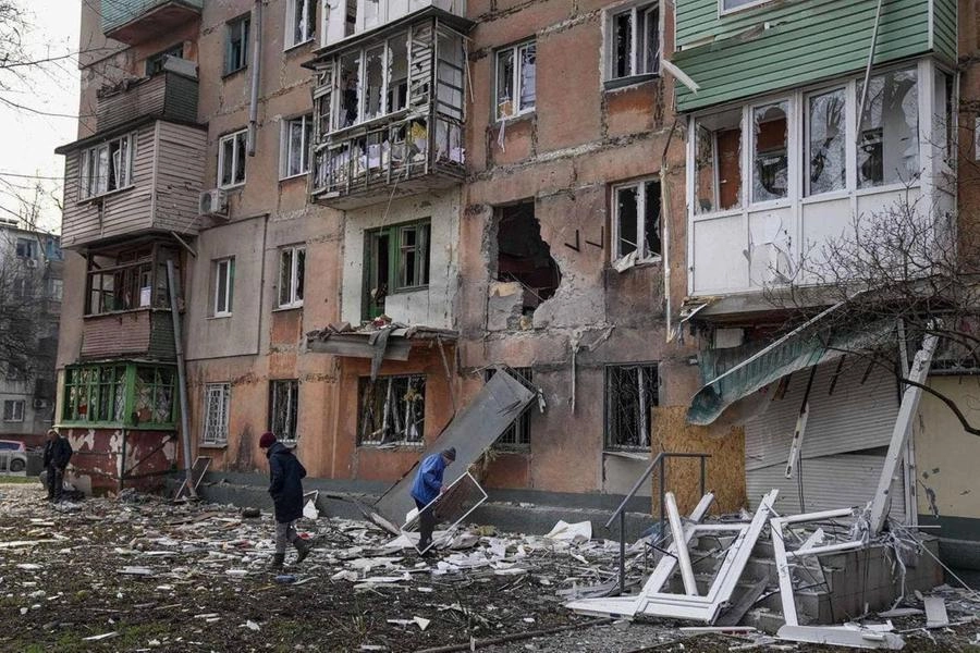 La devastazione delle bombe a Mariupol
