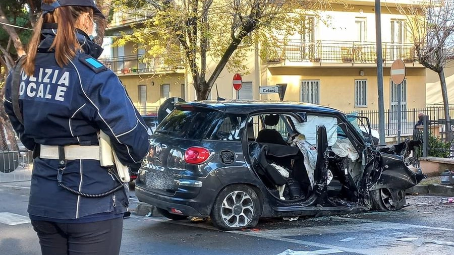Incidente a Riccione con 5 ventenni: uno è morto