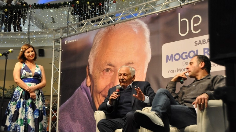 Mogol sul palco (Foto Concolino)