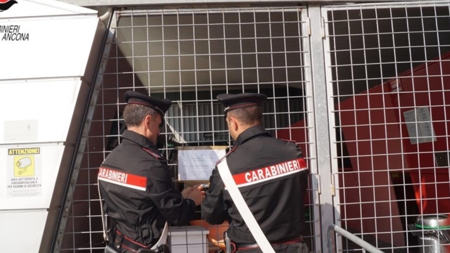 Senigallia, Mamamia chiuso 10 giorni. I sigilli messi dai carabinieri