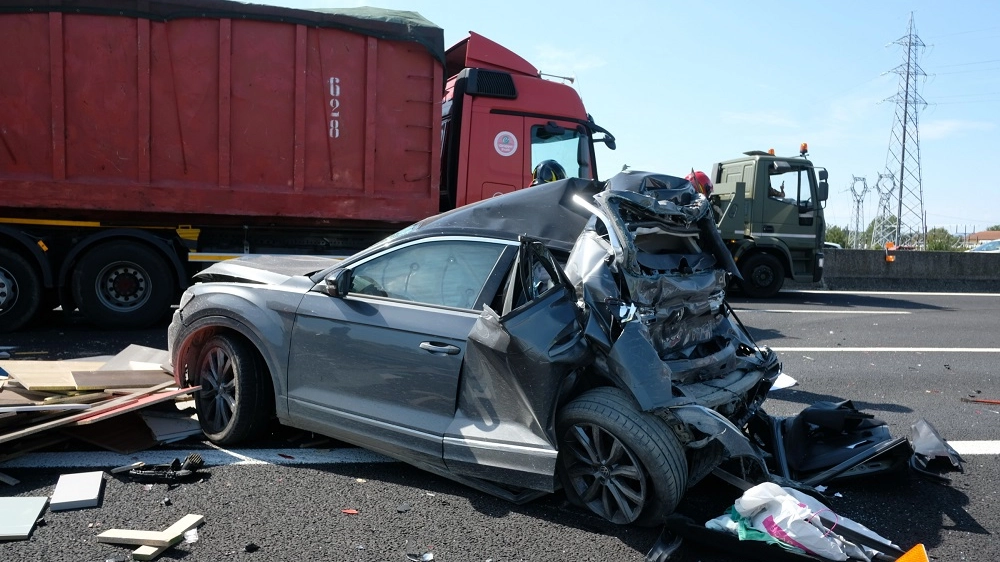Incidente in A14, le auto distrutte (foto Frasca)