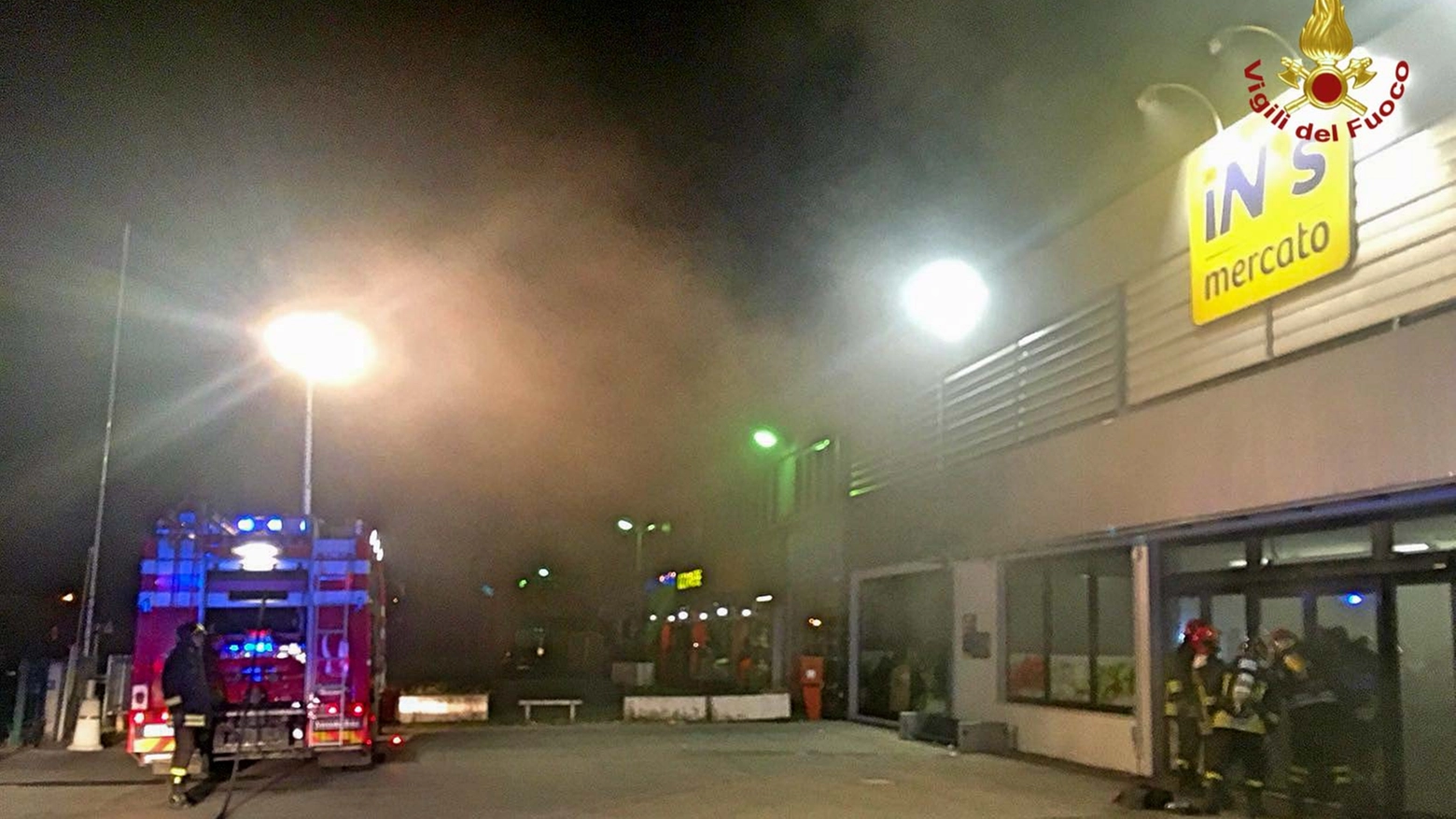 Incendio al supermercato In's di Ozzano