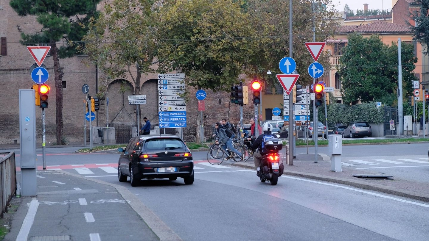 Multe, l’incrocio tra via Sabotino e viale Vicini è quello con più infrazioni (Foto Schicchi)