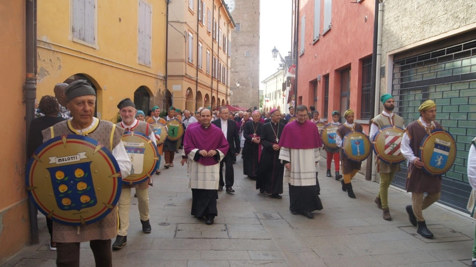 La celebrazione per la riapertura dell'abbazia (foto Casalgrandi)