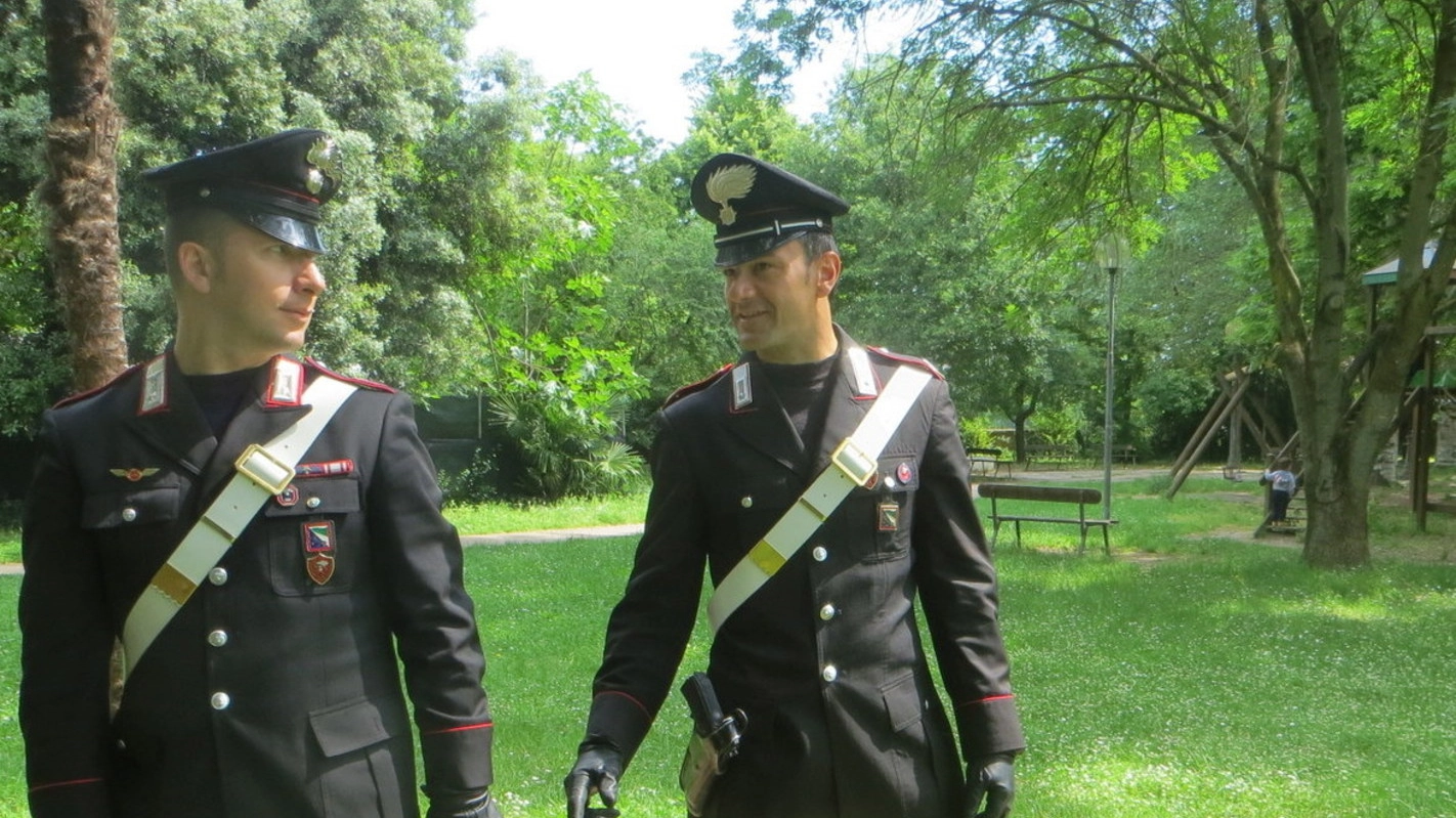 SUL POSTO Carabinieri al parco Mita dove la borsa era stata ritrovata