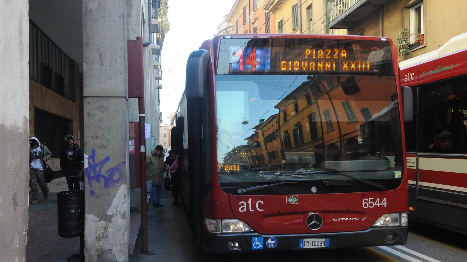 Via Sant'Isaia, autobus deviati il 16 ottobre (FotoSchicchi)
