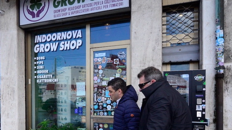 Cannabis light, il Grow Shop di Ancona