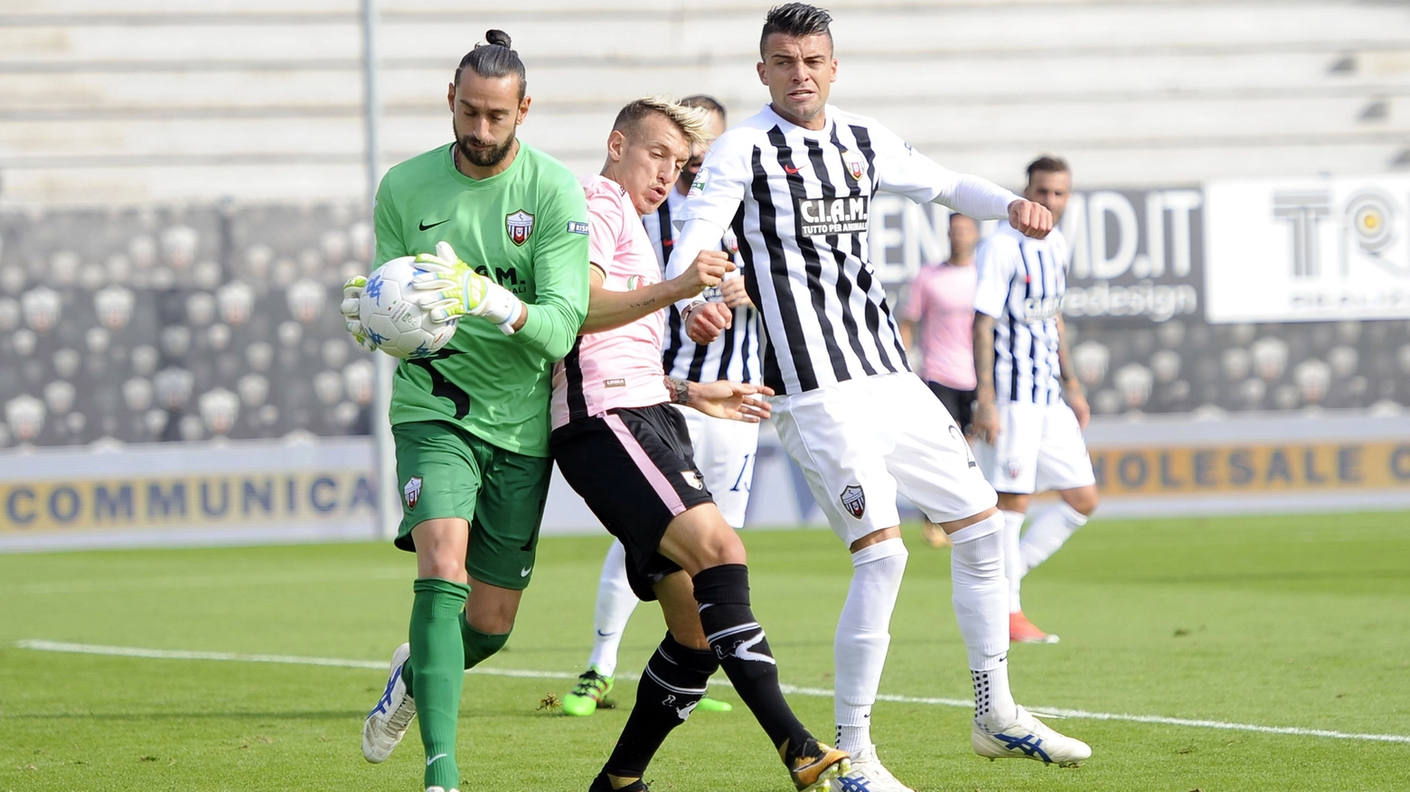 Ivan Lanni, decisivo contro il Palermo