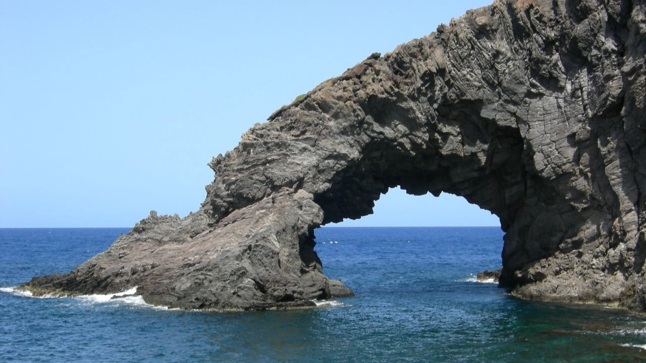 Pantelleria: un’isola diversa (da Angelo Malcotti)