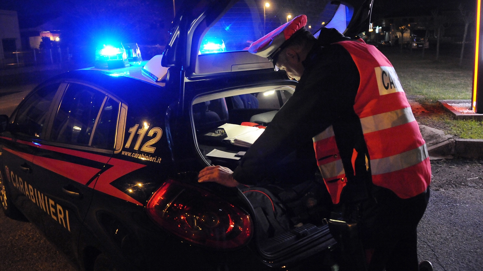 Sul furto indagano i carabinieri (Foto Garavaglia)