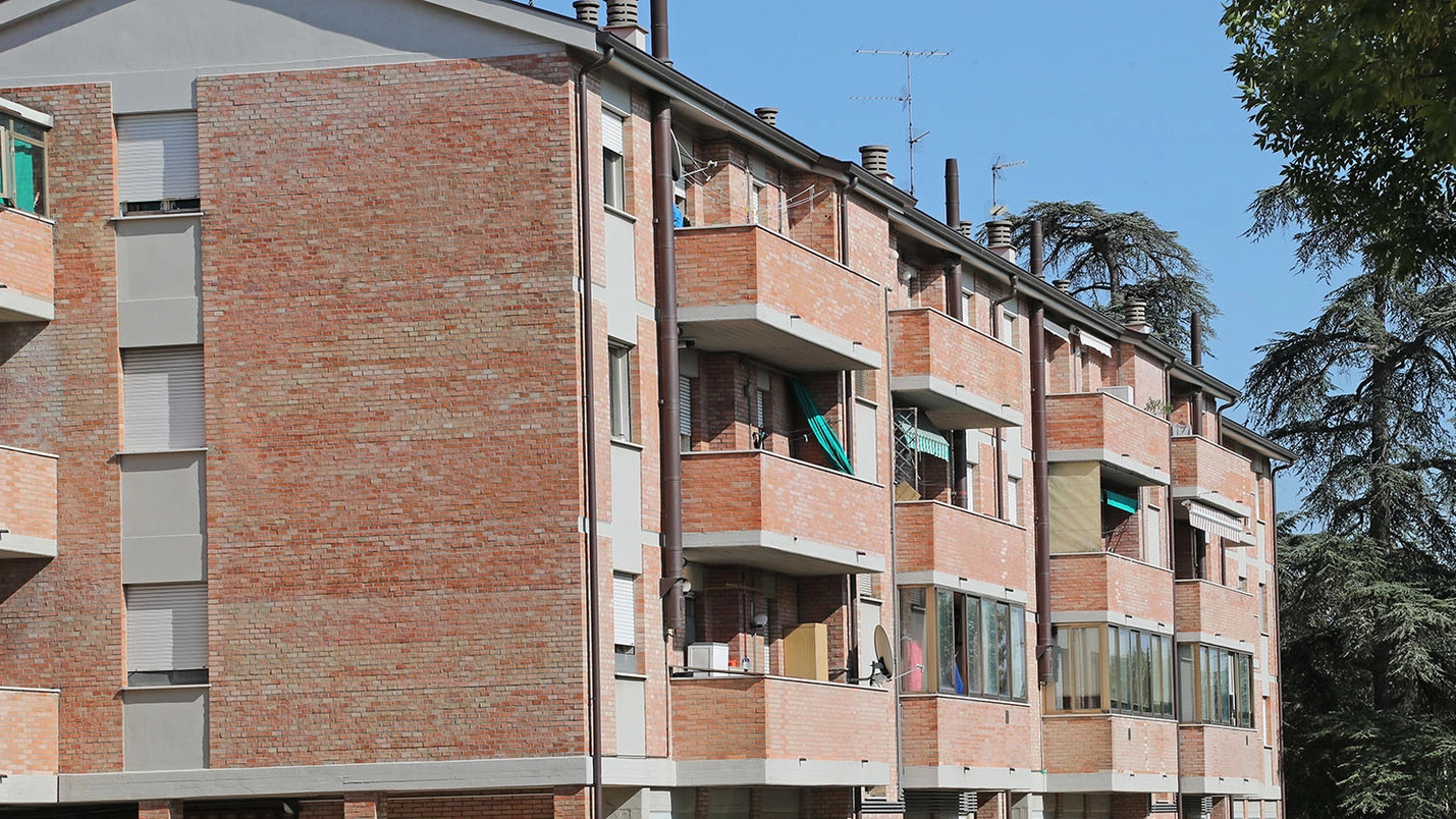 Le case popolari di via Solieri-Lippi, un cui lotto sarà messo all’asta dal Comune