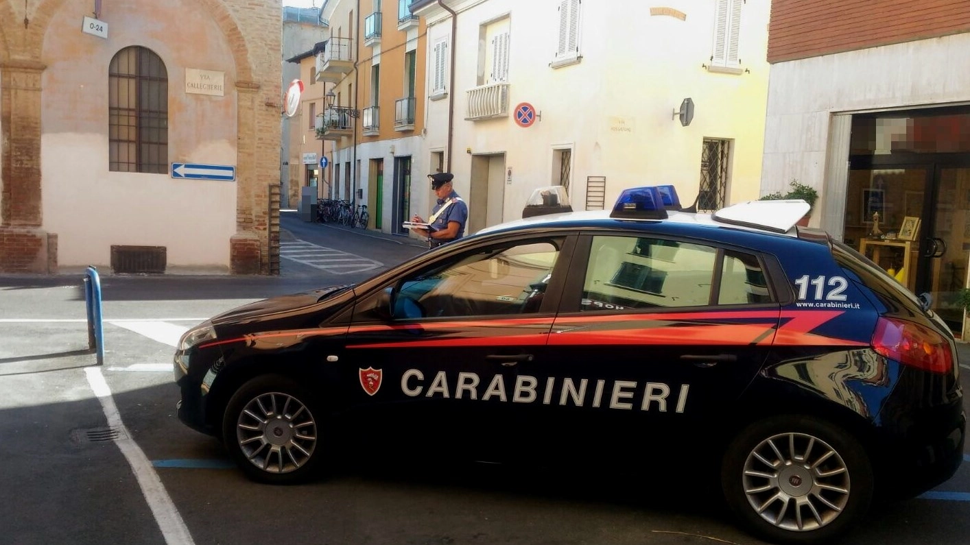 La pattuglia dei carabinieri in via Callegherie