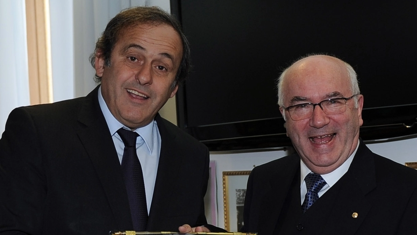 Il presidente dell’Uefa Michel Platini e il numero uno della Figc Carlo Tavecchio: hanno scelto Reggio