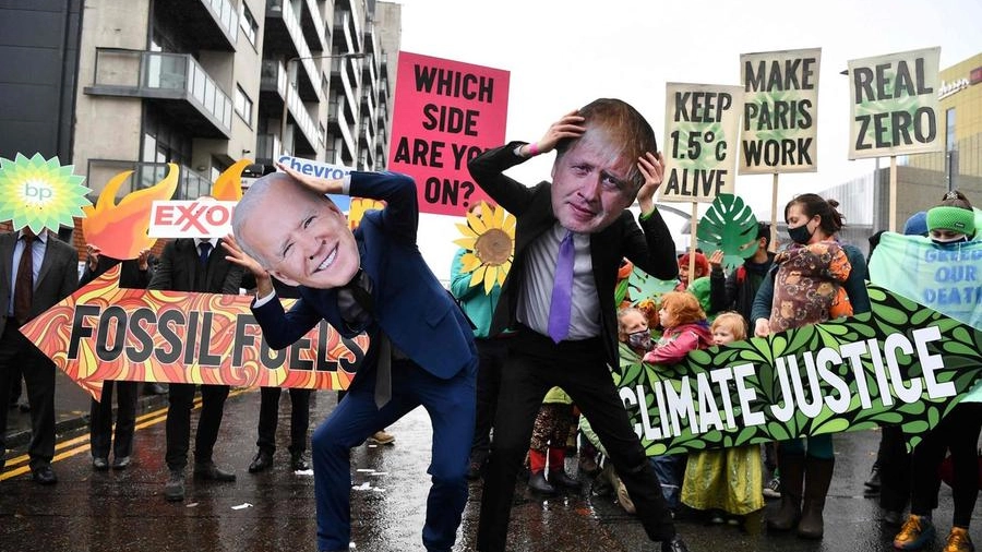 Protesta ambientalista a Glasgow (Ansa)