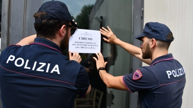 la polizia ha posto i sigilli al locale di Polesella