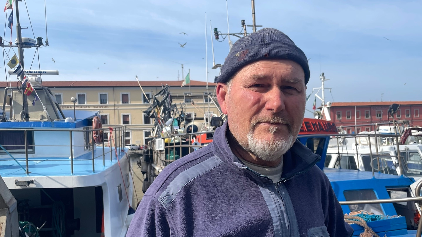 Roberto Curcio, comandante del peschereccio "Pasquale Mare" a Livorno (Foto Novi)