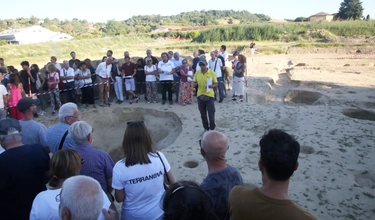 Scoperta archeologica: sotto l’asilo di Cesena c’è una capanna dell’età del rame. Video