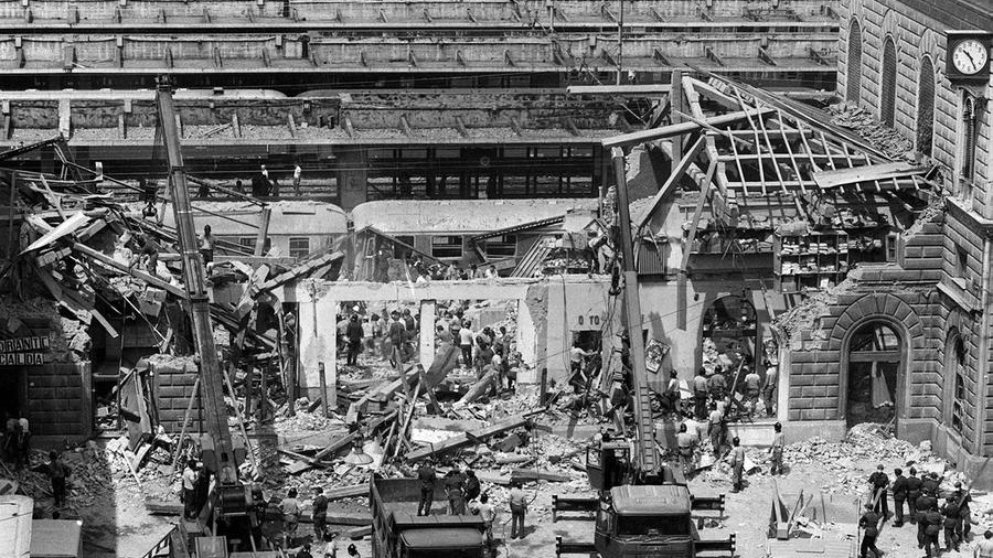 La strage di Bologna del 2 agosto 1980: foto storica