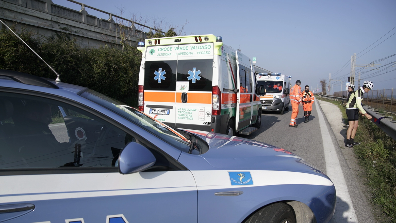 Incidente sull'Adriatica con 50 ciclisti coinvolti (Foto Zeppilli)