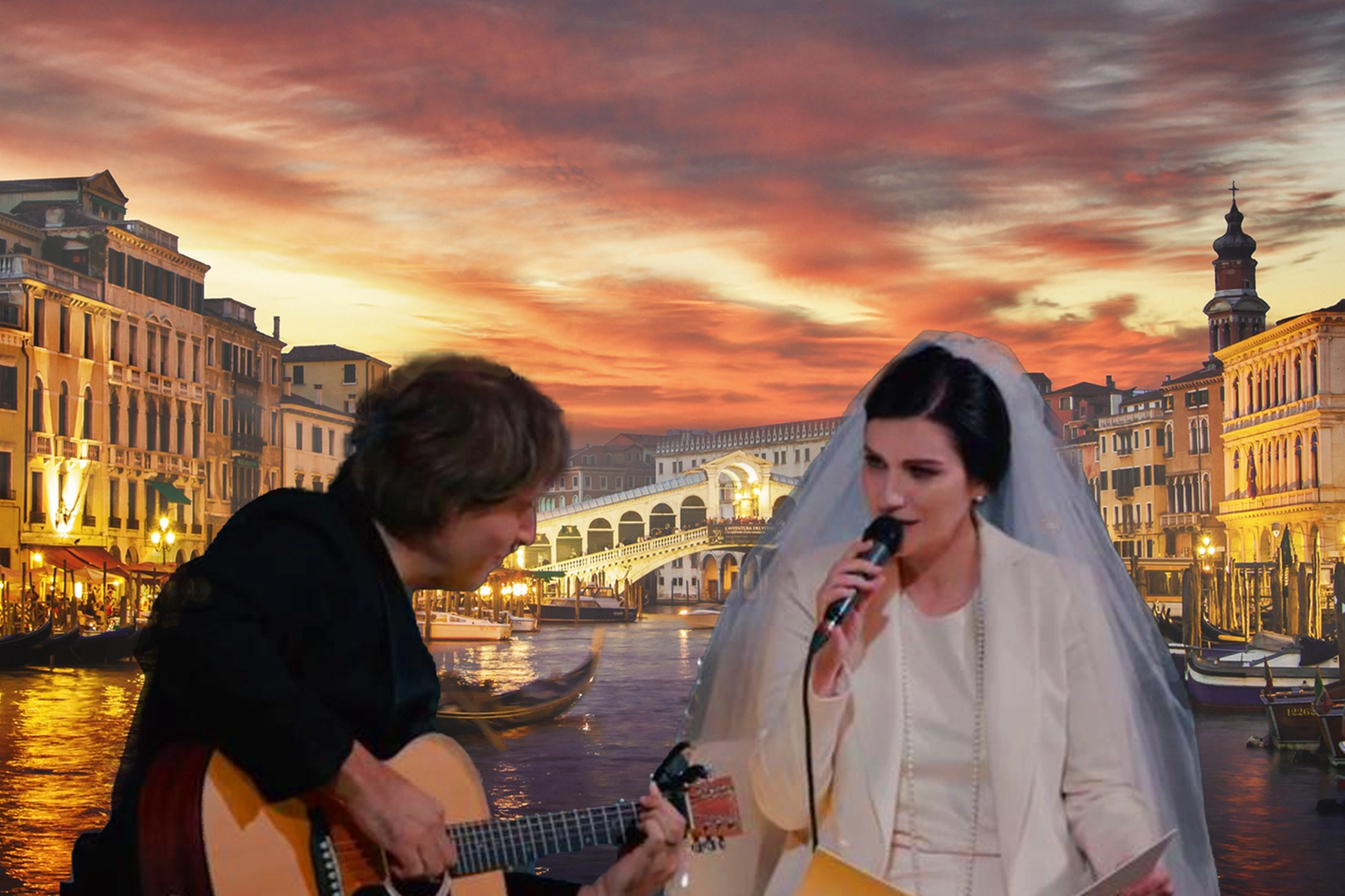 Laura Pausini e Paolo Carta sposi, sullo sfondo della romantica Venezia