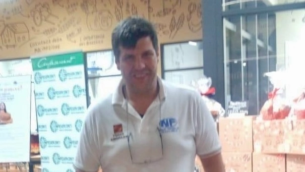 Marco Simonazzi, 56 anni, titolare di un forno-pasticceria a Castelnovo Monti