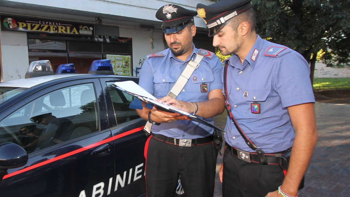 I derubati hanno presentano denuncia ai carabinieri (Mdf)