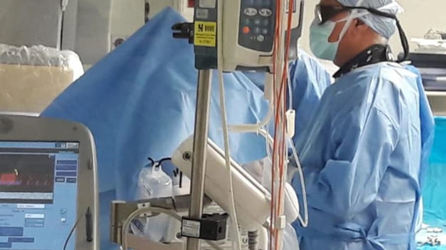 Un ambulatorio medico di cardiologia attrezzato per ricevere pazienti 