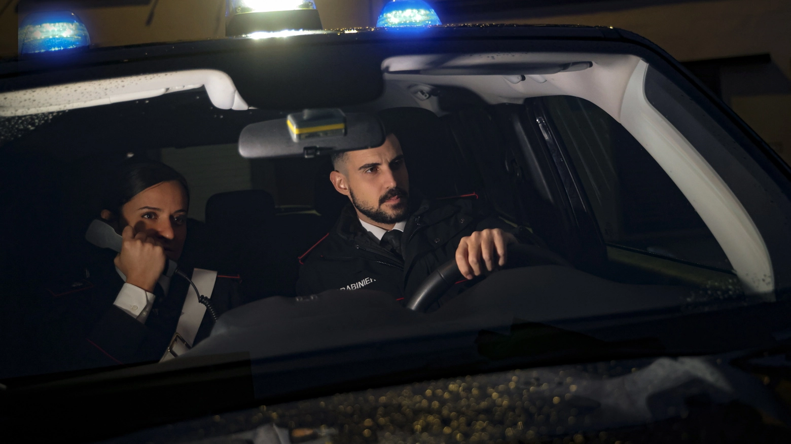 I carabinieri sono intervenuti immediatamente dopo l'allarme lanciato dal cittadino e hanno fermato i tre ladri