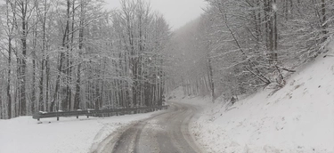 Scuole aperte martedì 28 febbraio sull’Appennino di Modena, ma resta la neve