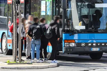 Violenza sessuale in autobus a Bologna: ragazzina salvata da un carabiniere fuori servizio