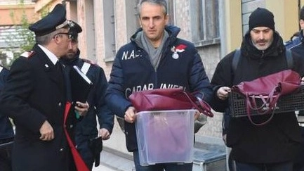 I carabinieri del Nas sequestrano indumenti e oggetti personali del turista 