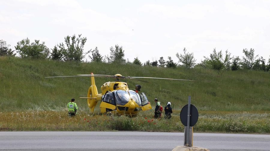 L'operaio ferito è stato soccorso con l'elicottero