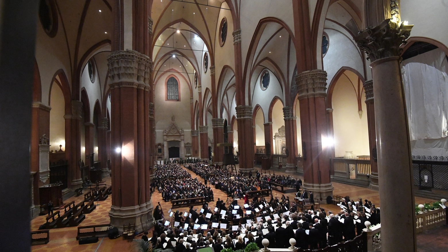 San Petronio gremita per il Requiem di Verdi