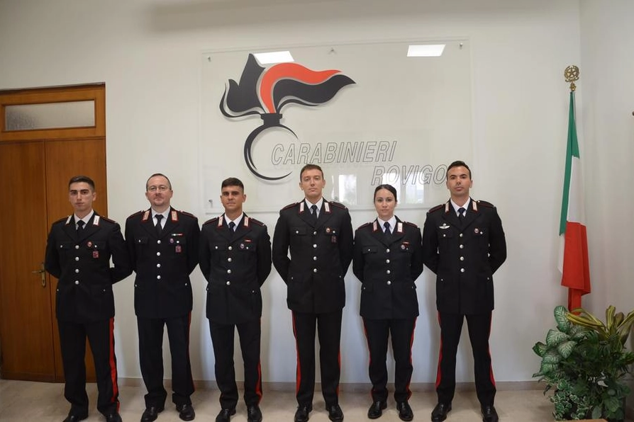 I nuovi marescialli nominati al comando provinciale dei carabinieri 