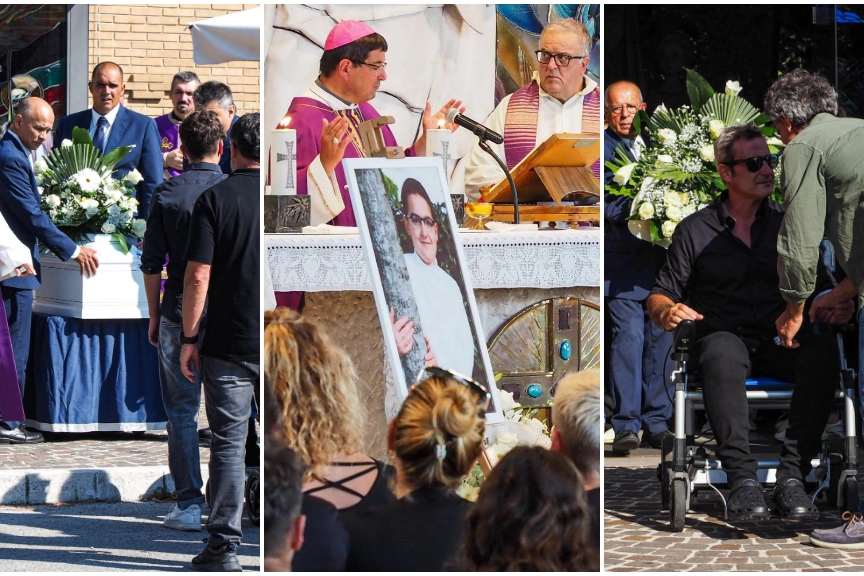 Il funerale di Samuel Imbuzan, il bimbo morto nell'incendio del camper in Sardegna (foto Migliorini)