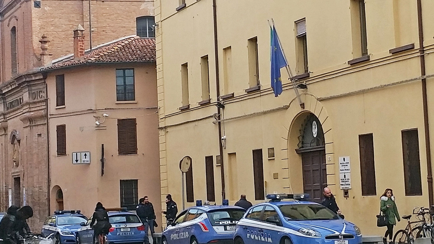 La sede del commissariato di polizia di Imola in via Mazzini